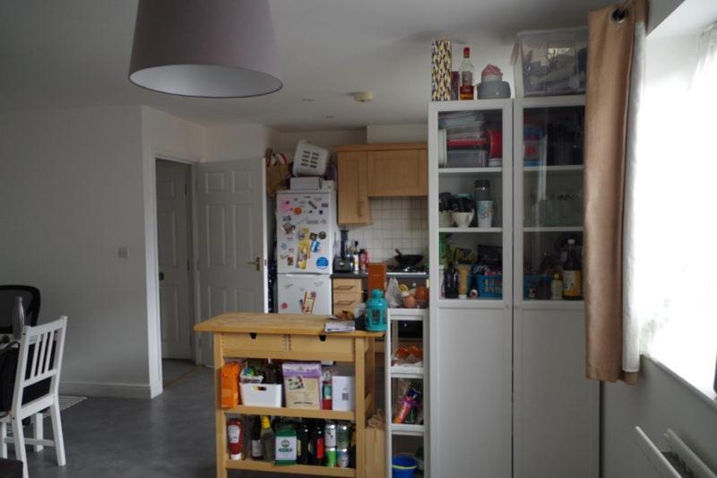 Bright, Chilled Ensuite Db Room In A Shared Flat! Лондон Экстерьер фото