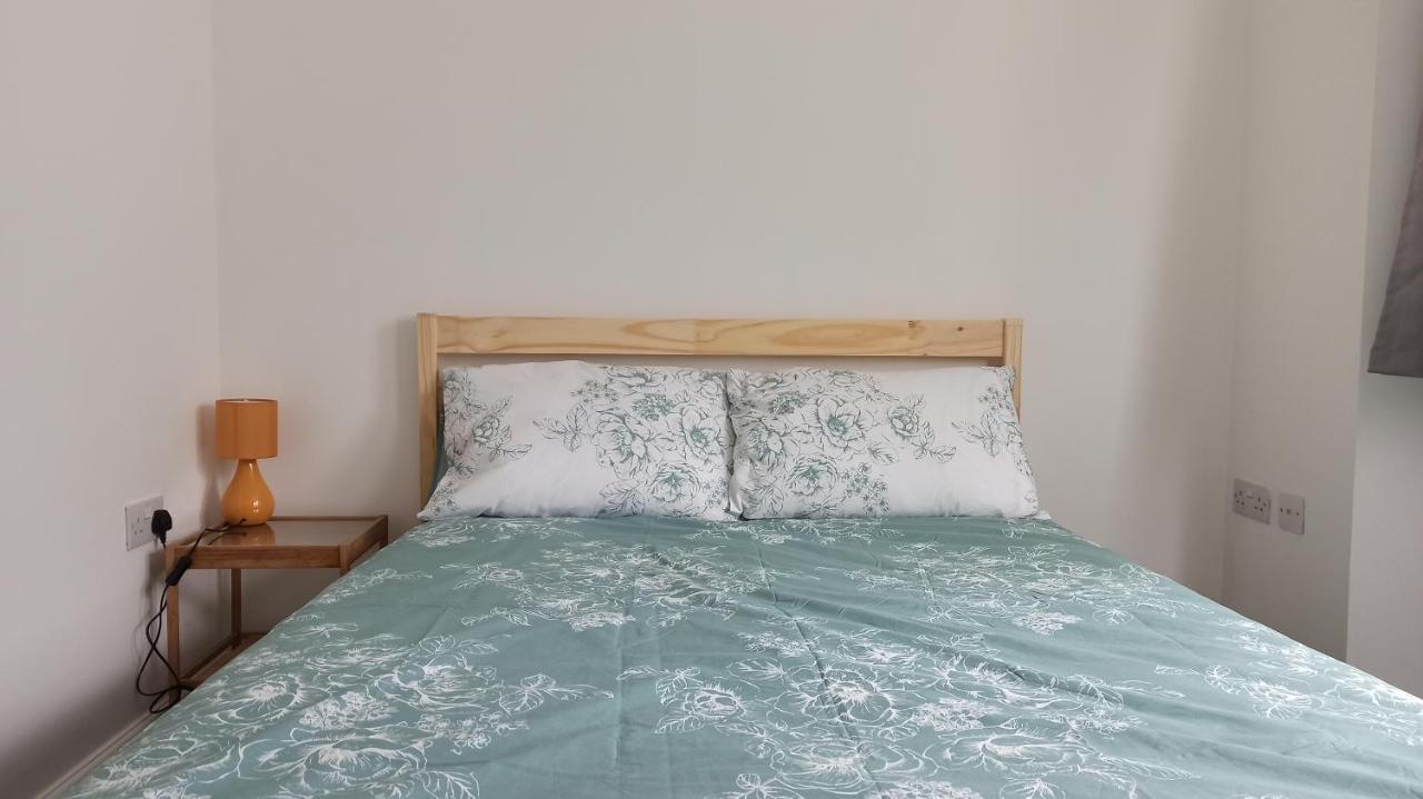 Bright, Chilled Ensuite Db Room In A Shared Flat! Лондон Экстерьер фото
