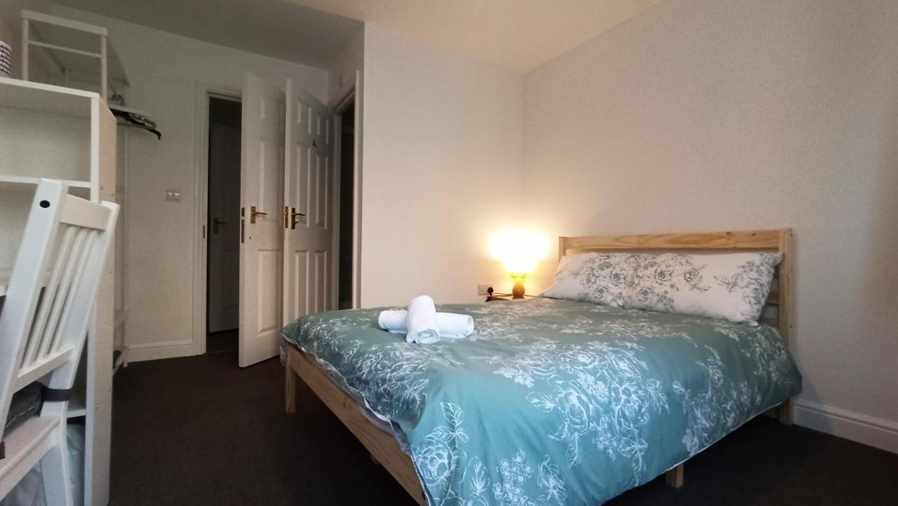 Bright, Chilled Ensuite Db Room In A Shared Flat! Лондон Экстерьер фото