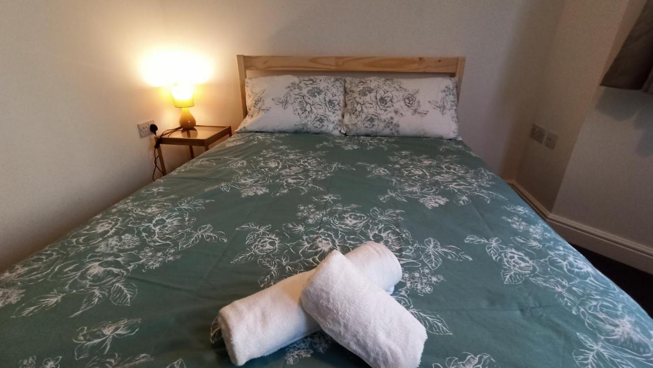 Bright, Chilled Ensuite Db Room In A Shared Flat! Лондон Экстерьер фото