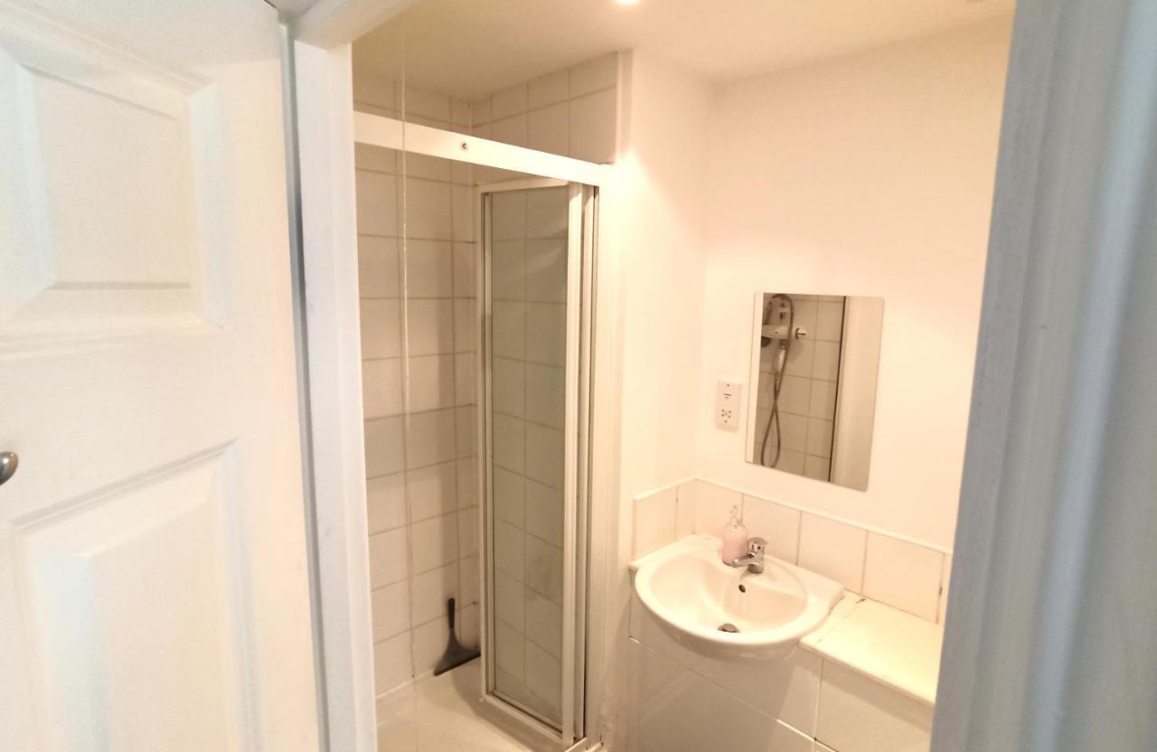 Bright, Chilled Ensuite Db Room In A Shared Flat! Лондон Экстерьер фото