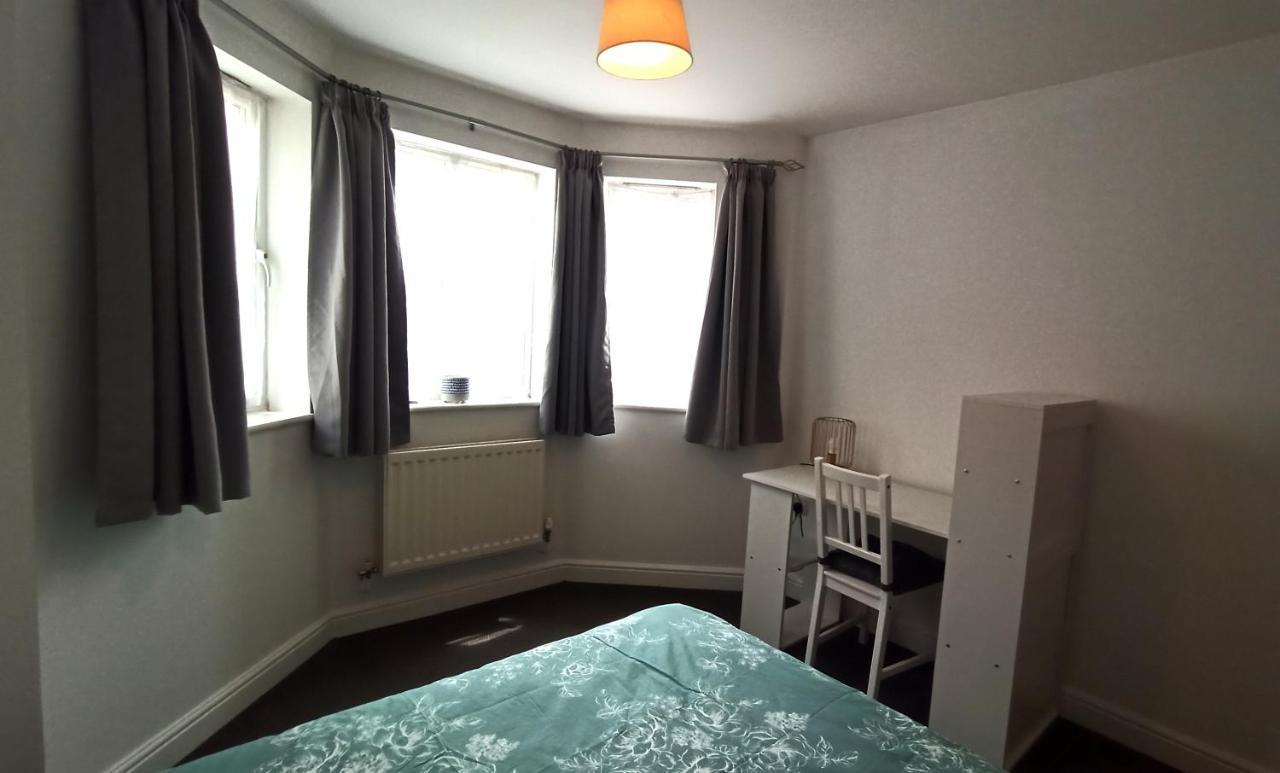 Bright, Chilled Ensuite Db Room In A Shared Flat! Лондон Экстерьер фото